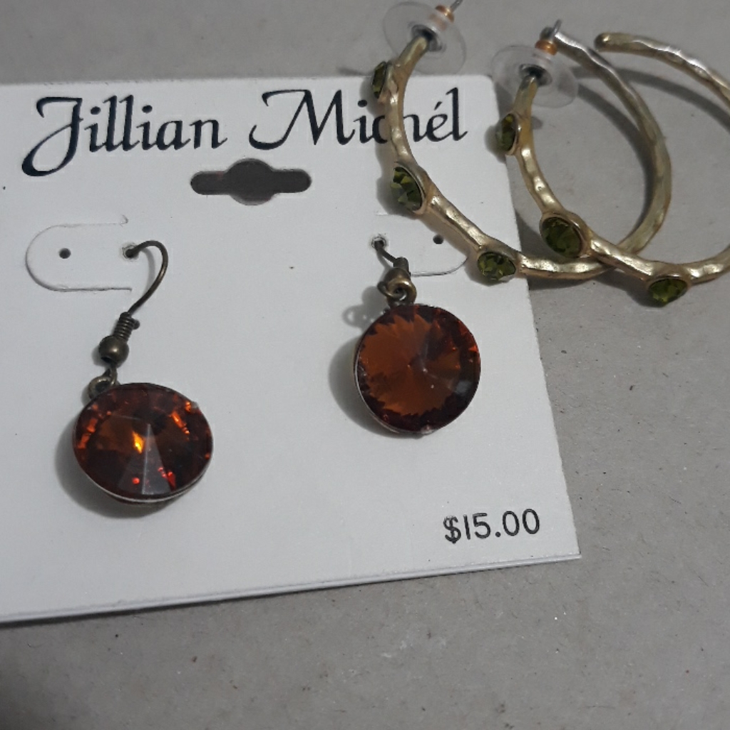 2 Pair Earrings Crystals And Genuine Swarovski Cr
